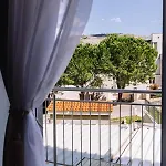 Brand New & Comfort L & L ,free Parking + Close To Apartmán
