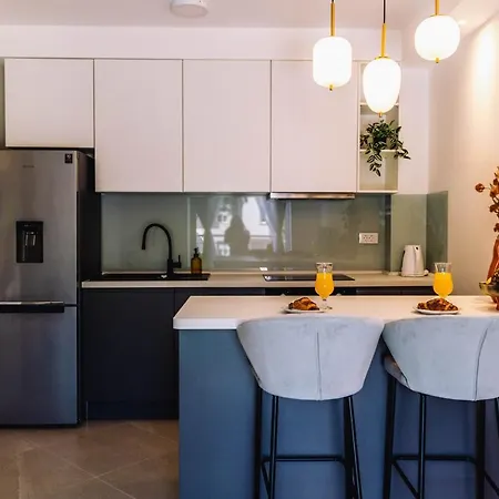 Appartement Brand New & Comfort L & L ,free Parking + Close To *