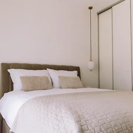 Appartement Brand New & Comfort L & L ,free Parking + Close To *