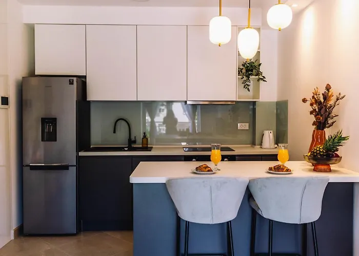 Brand New & Comfort L & L ,free Parking + Close To Apartamento *