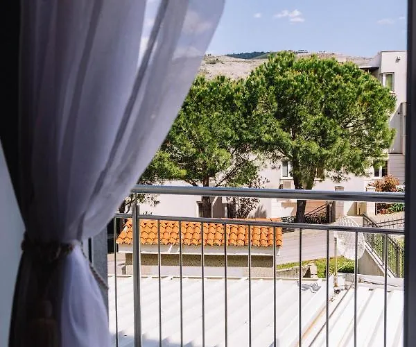 Brand New & Comfort L & L ,free Parking + Close To Apartamento